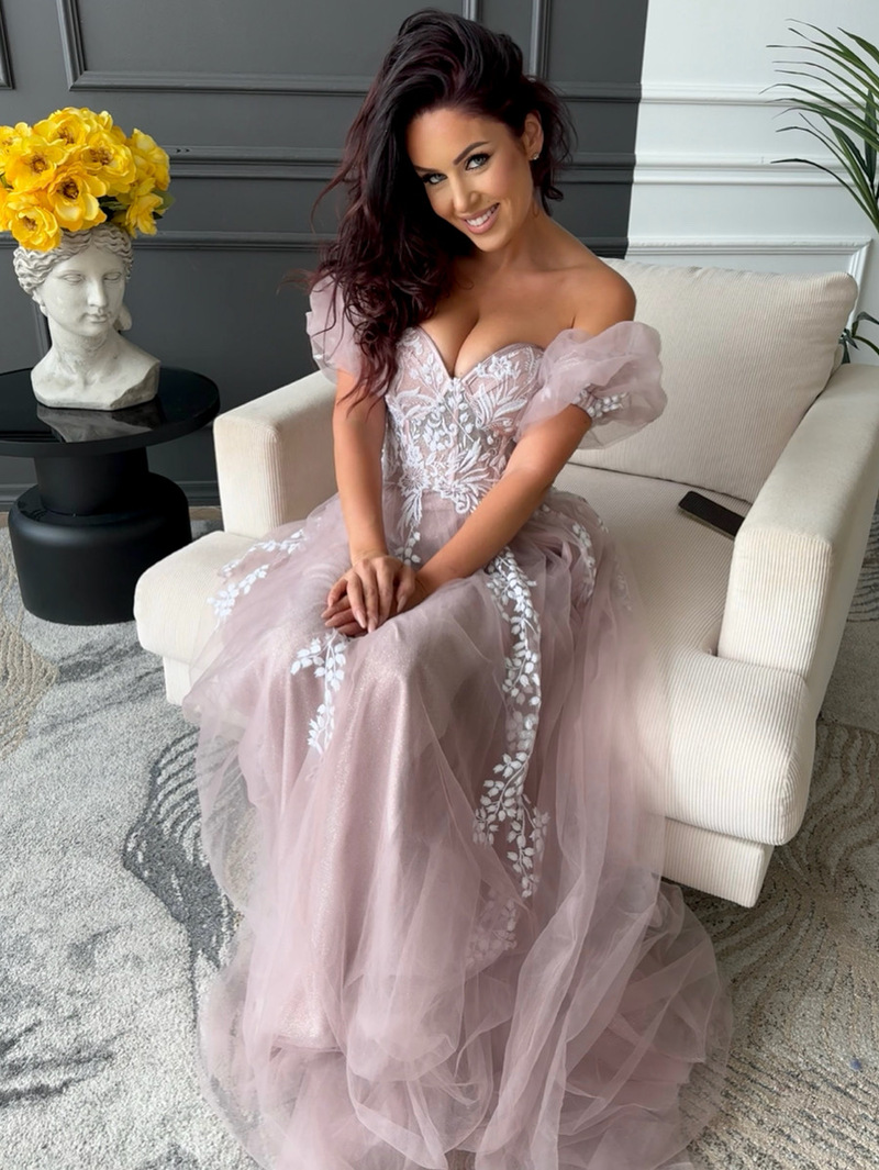 Kleidiga Karinee