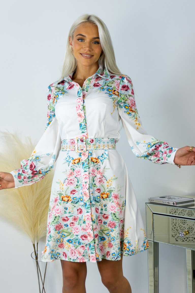 Valge lillelise mustriga shirt-dress