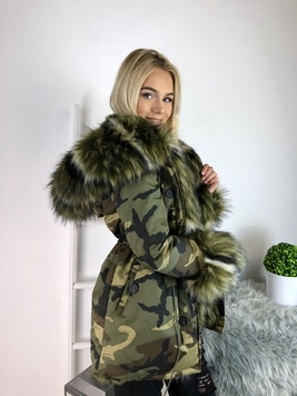 Suure karvakraega camo parka