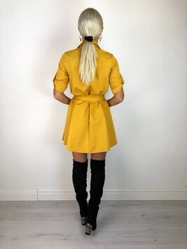 Sinepikollane vööga shirt-dress